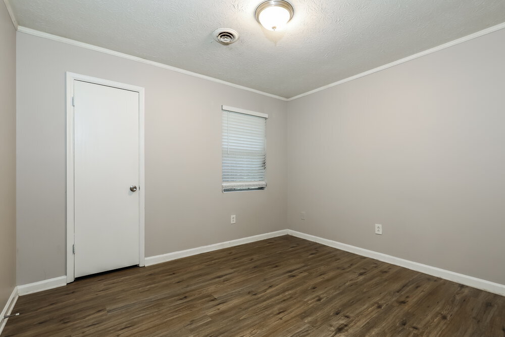 Building Photo - 8450 N Pond Dr