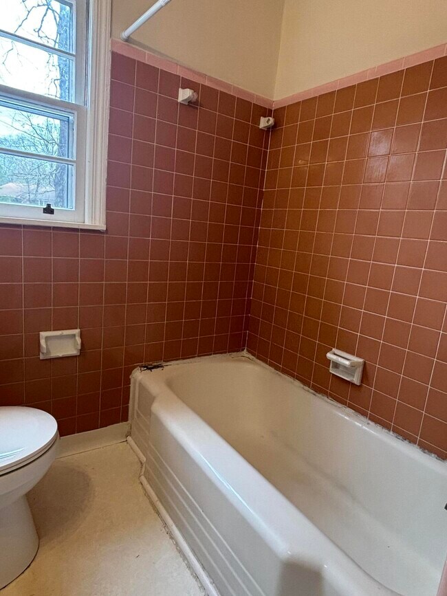 Building Photo - 232 Pinckney St