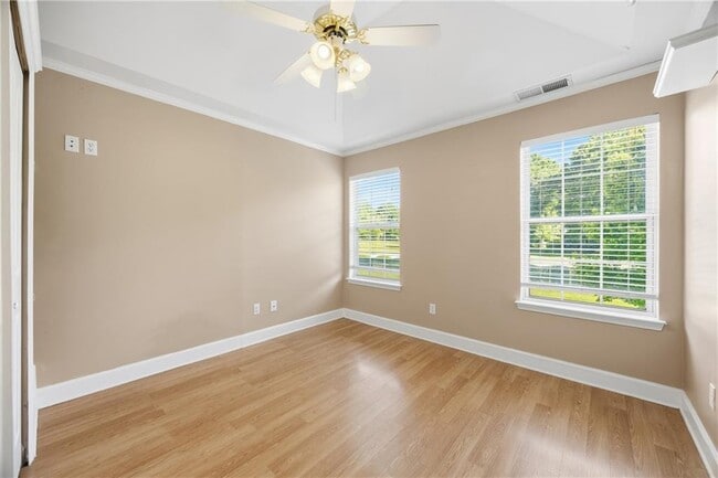 Building Photo - 1650 Huntcrest Way SW