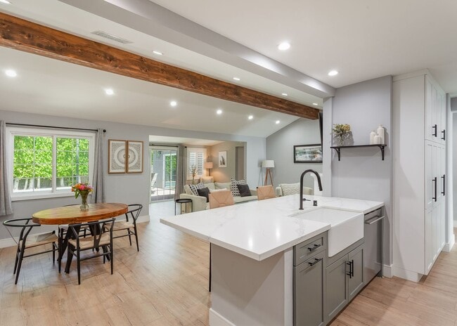 Building Photo - *Unfurnished* Gorgeous 4-Bed Oasis with Po...