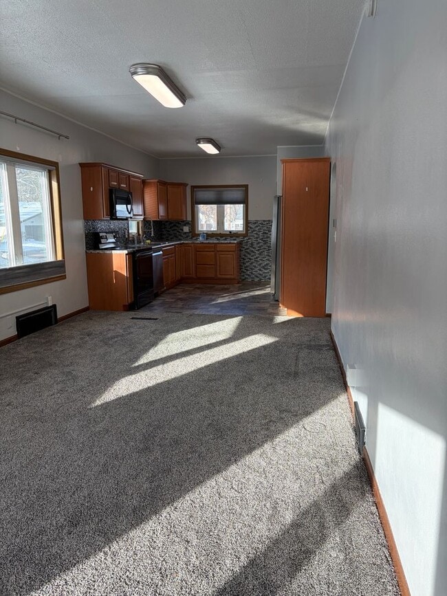 Building Photo - 1524 5th Ave N