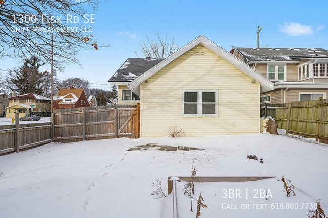 Building Photo - 1300 Fisk Rd SE