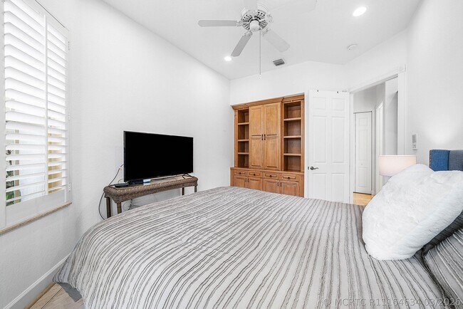 Building Photo - 6412 San Michel Way
