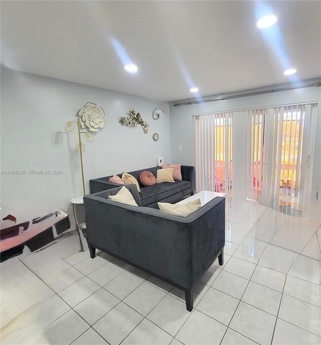 Building Photo - 4270 NW 89th Ave