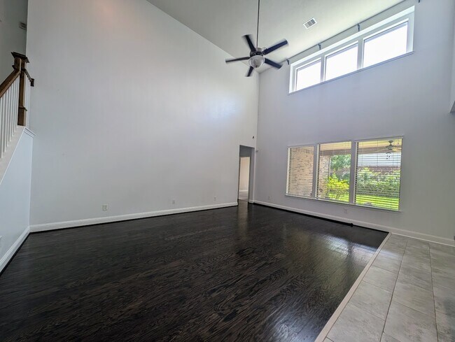 Building Photo - 8343 Sedona Ridge Dr