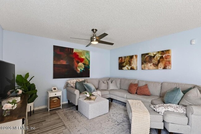 Building Photo - 805 Old Bridge Rd