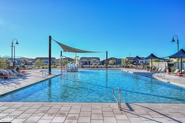 Building Photo - 17619 W Monroe St