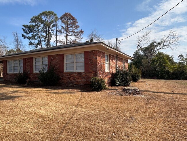 Building Photo - 904 Vann St