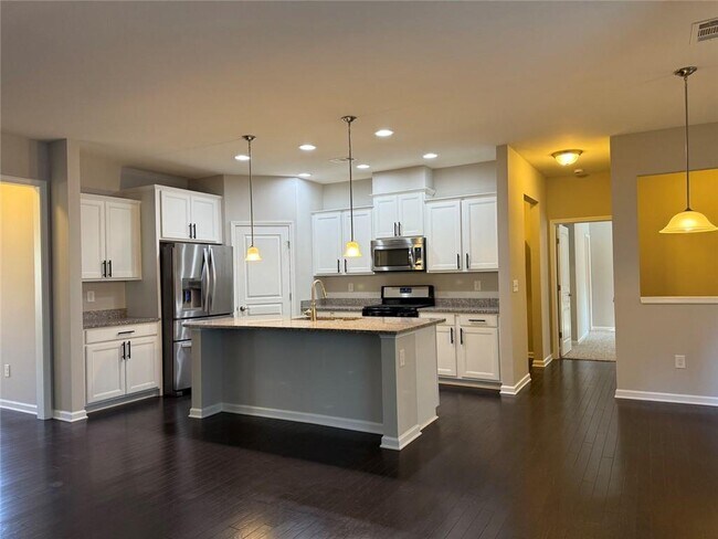 Building Photo - 414 Spring View Dr