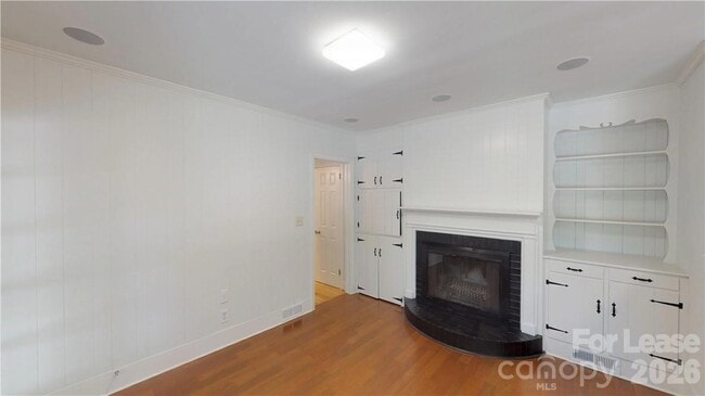 Building Photo - 1426 Bevis Dr