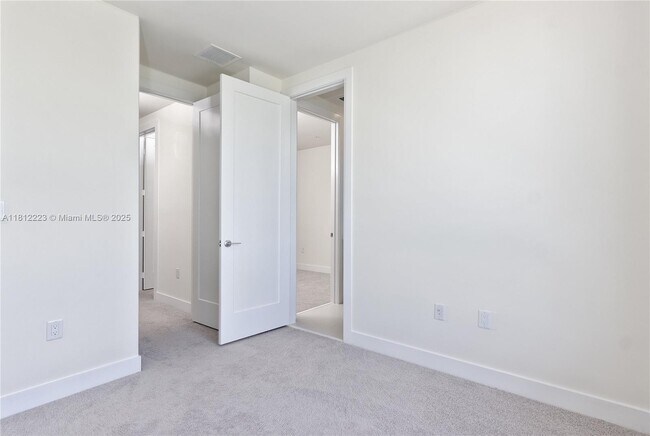 Building Photo - 10341 NW 64th Ln