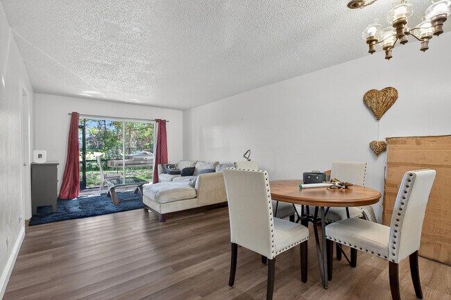 Building Photo - 7820 S Colony Cir