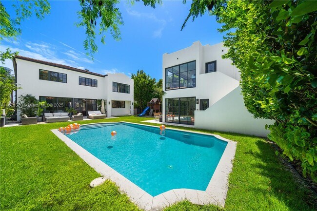 Primary Photo - 5728 Pine Tree Dr