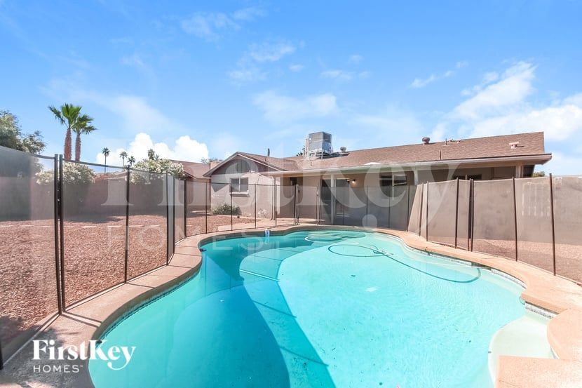 Building Photo - 1918 E Watson Dr