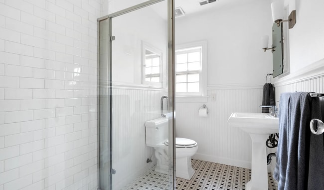 Building Photo - 1220 W 62nd St