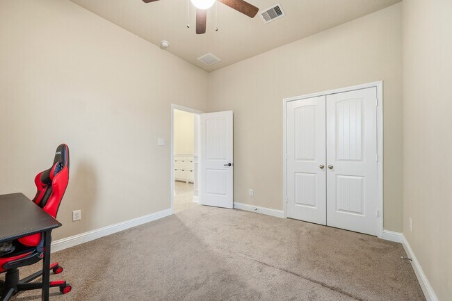 Building Photo - 8111 Sweet Gardens Ct