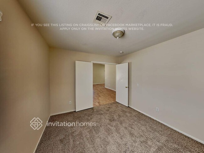 Building Photo - 5912 Trumbull St