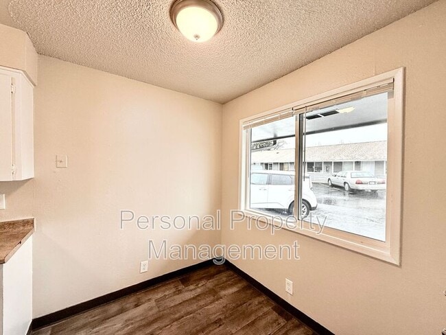 Building Photo - 928 NE 86th St
