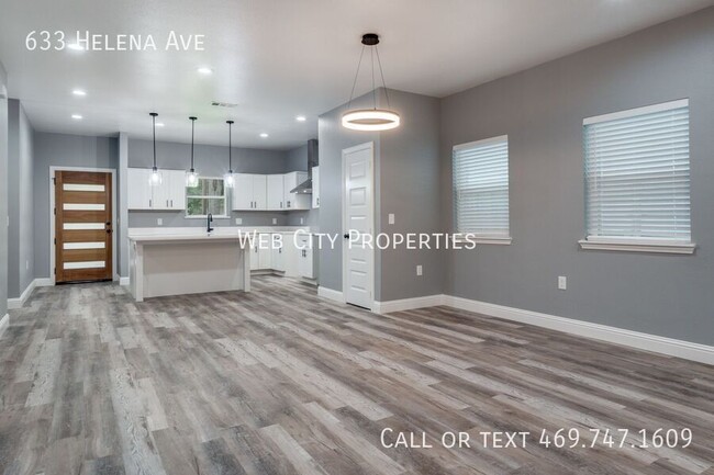 Building Photo - 633 Helena Ave