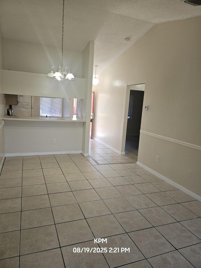 Building Photo - 1305 Rosewood Villa Ln