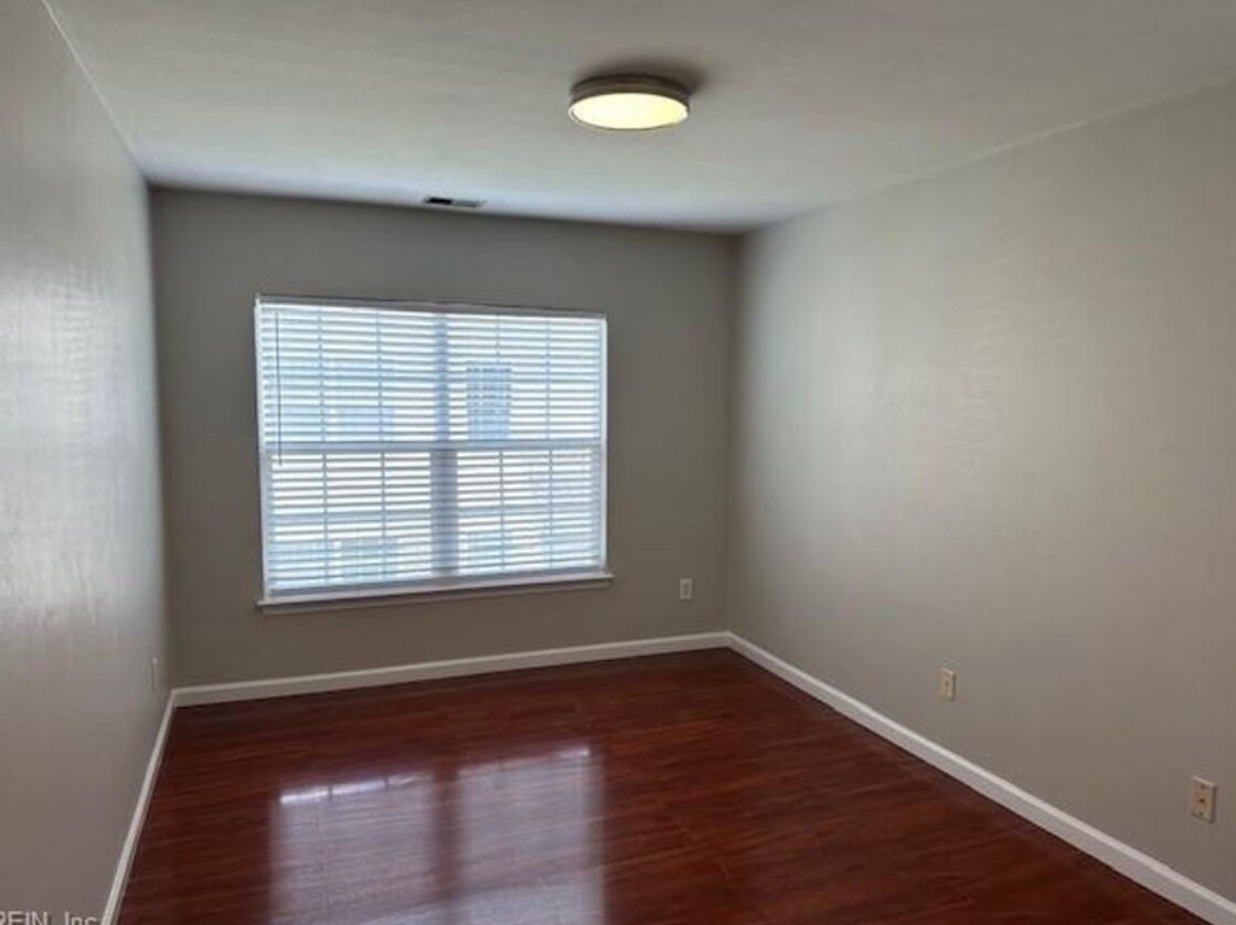 Building Photo - 4404 Glen Ellert Ct