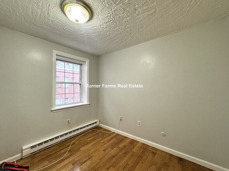 Building Photo - 89A Hudson St