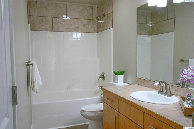 Building Photo - 1580 Brittlebush Ln