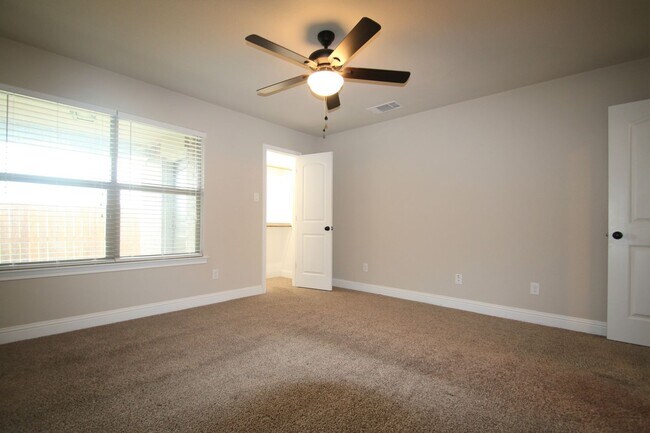 Building Photo - 1324-1328 White Sand Dr