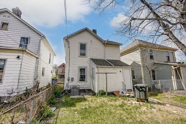 Building Photo - 2 Bed in Dayton- MOVE IN SPECIAL! Second Month Free if Moved in by April 15th!