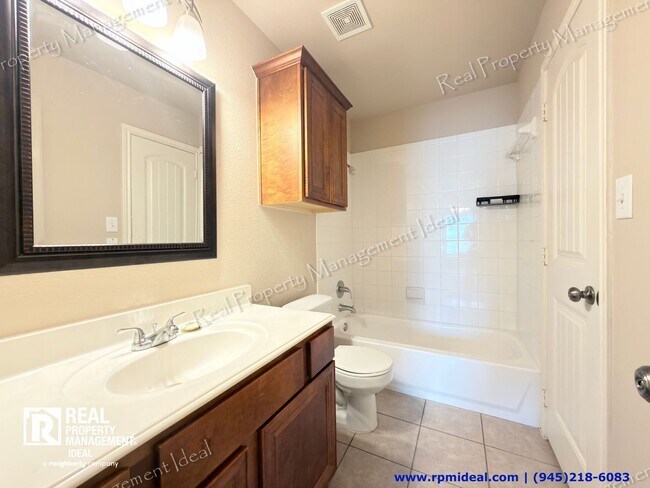 Building Photo - 916 Parkplace Ridge
