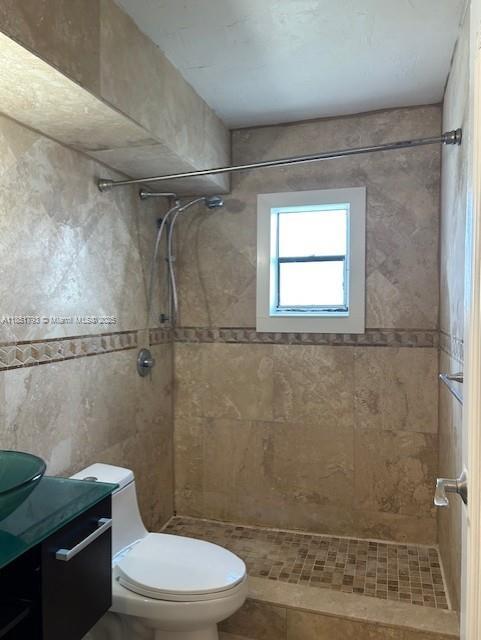 Building Photo - 1325 W 68th St
