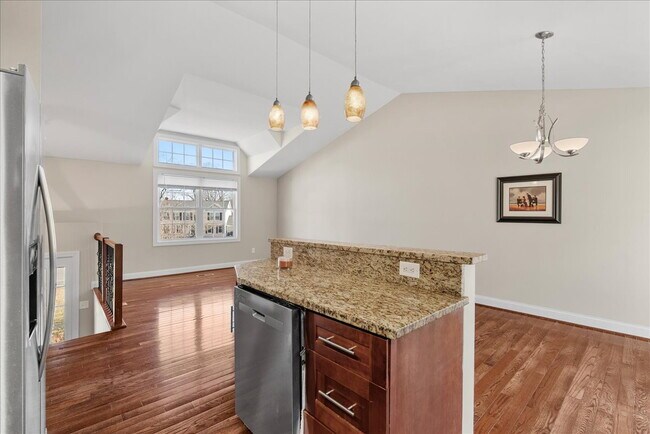 Building Photo - Available Now – Renovated 5BR / 3BA Home in Quiet Sterling Cul-de-Sac