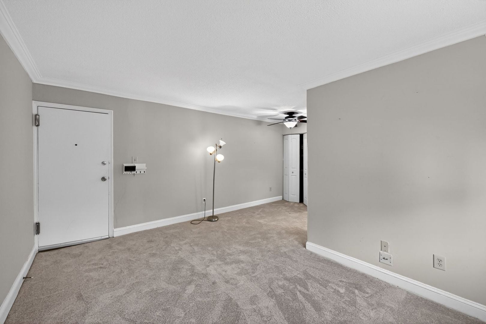 Building Photo - 2237 Farrington Ave
