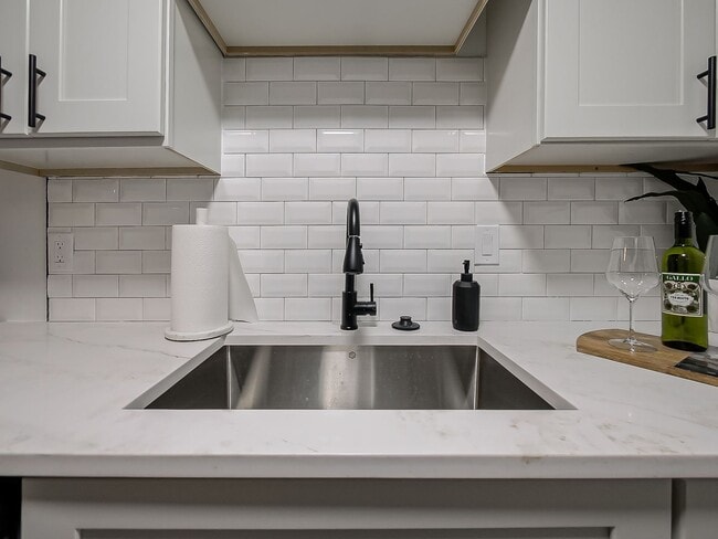 Building Photo - Luxury Living at Z on Plymouth – 1,000 SF Two-Bedroom Residence