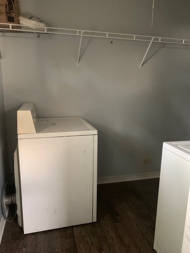 Building Photo - 1109 Sarasota Dr