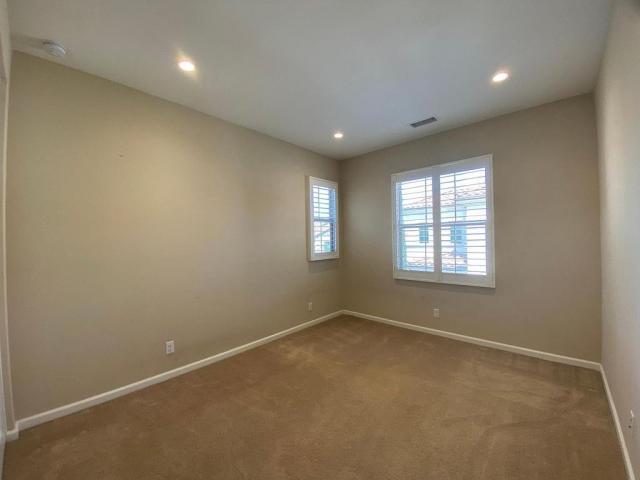 Building Photo - 3 bedroom in Irvine CA 92620