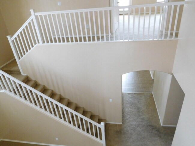 Building Photo - Huge 2700 SFT, Golf-view Community in Villages at Queen Creek!