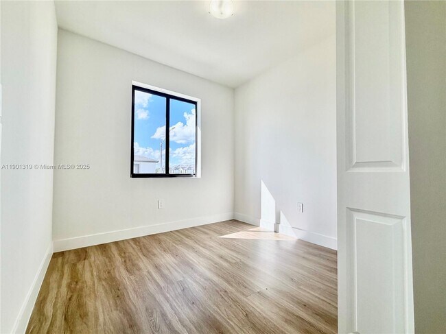 Building Photo - 19113 SW 344th Ter