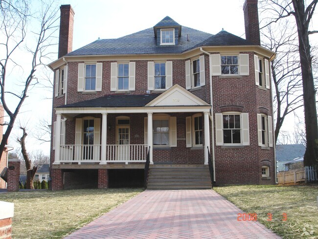 Building Photo - 218 W Montgomery Ave