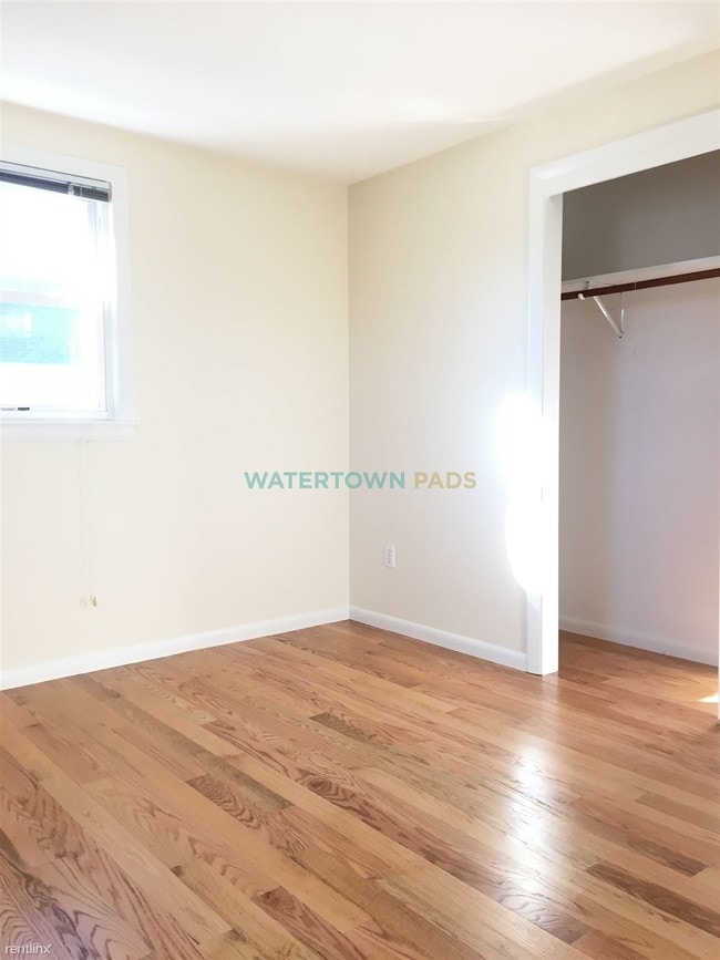 Building Photo - 40 French St