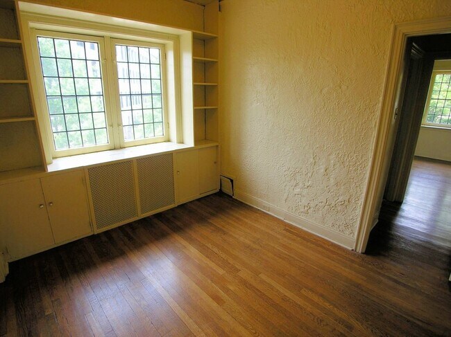 Dining Room - The Schenley Arms