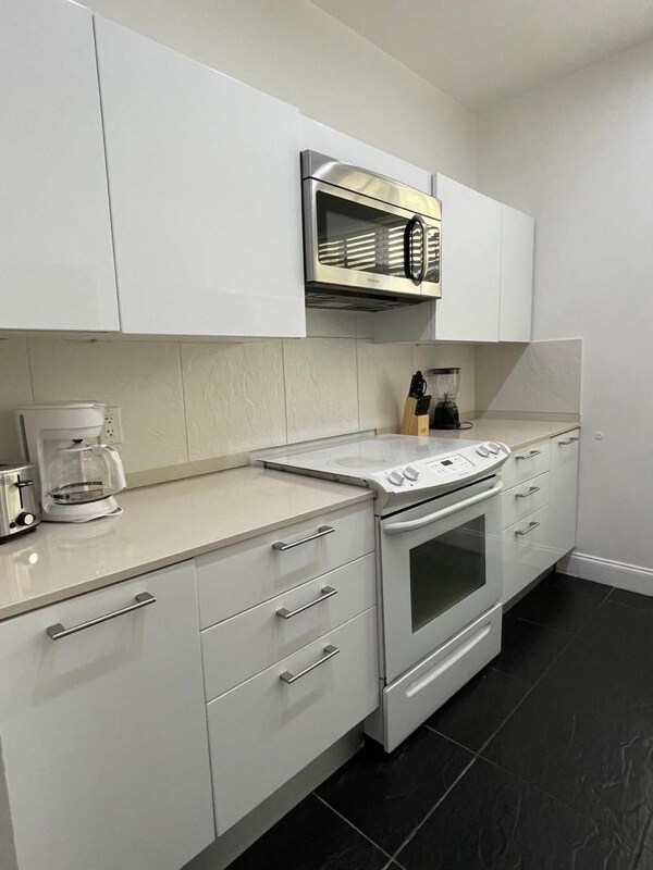 Building Photo - 1500 Meridian Ave