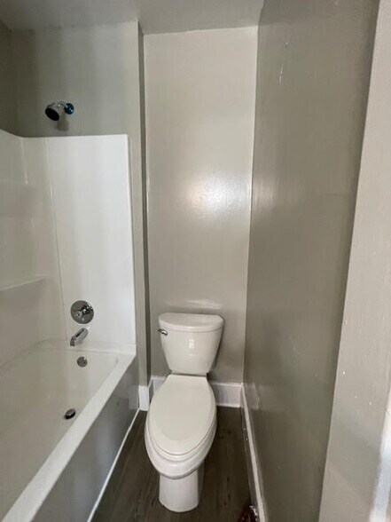 Building Photo - 144 W Broadway St