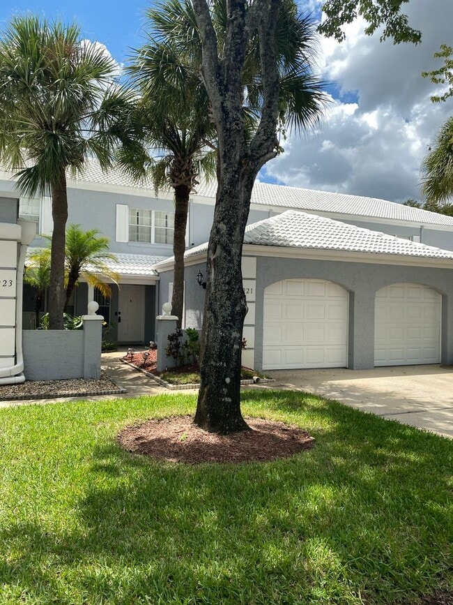 Primary Photo - Beautiful townhome near Universal and Mill...