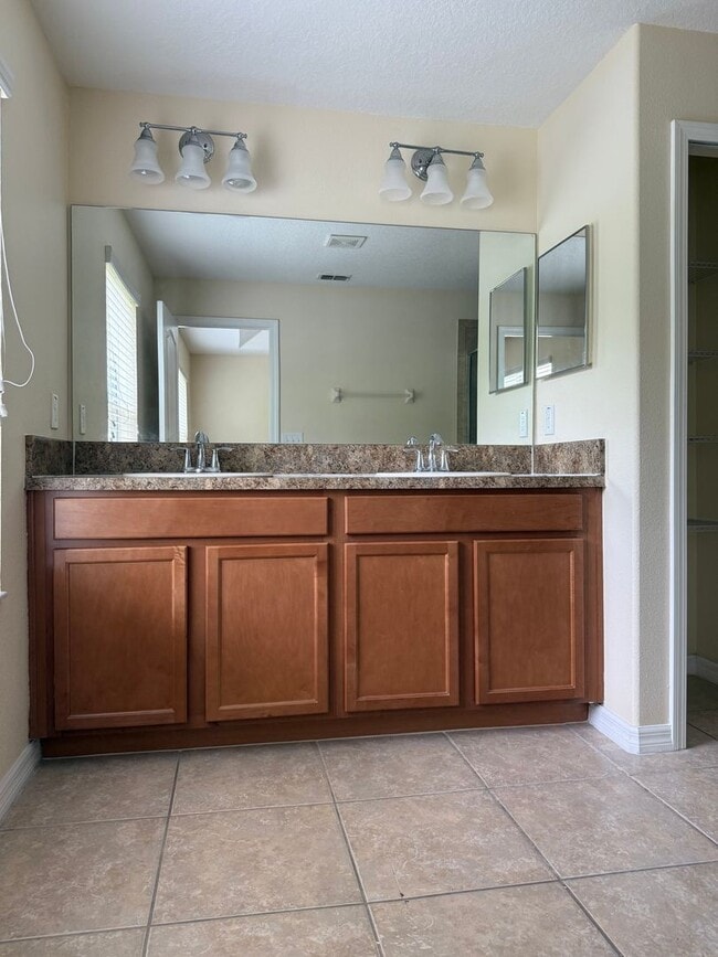 Building Photo - Beautiful Home For Rent!! ( AVAILABLE MOVE...