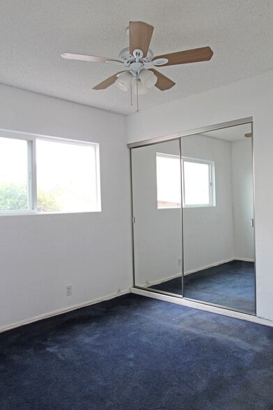 Building Photo - 4727 W 170th St