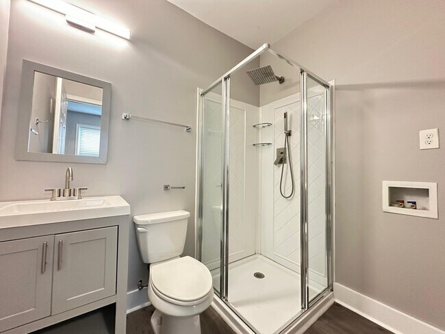 Building Photo - 304 E Ontario-