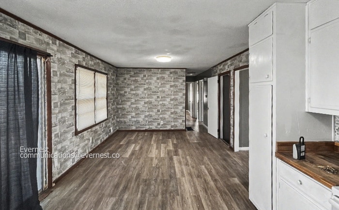 Building Photo - 1816 Doman Cir