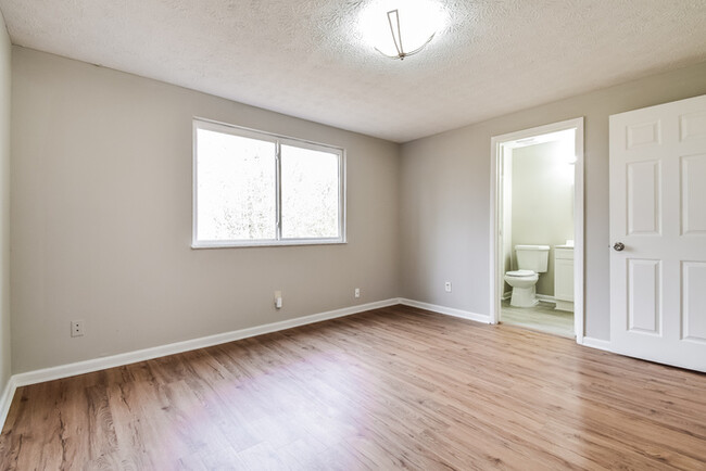 Building Photo - 3 Bedroom Atlanta Home
