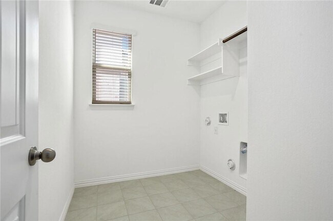 Building Photo - 613 Silent Crk Cv